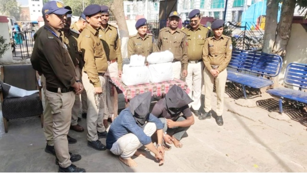 Katni railway station ganja smuggler (2)