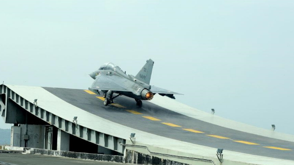 india offers Naval LCA Tejas To Philippines