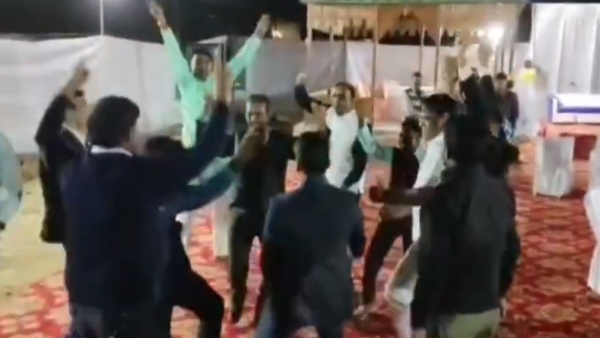 viral-video-officers-and-employees-danced-vigorously-at-the-farewell-party-of-shahpura-collector-ti