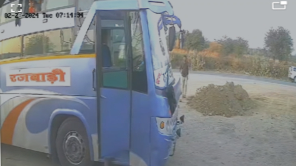 in-ajmer-rajasthan-there-was-an-explosion-while-filling-the-tire-of-the-bus-the-driver-was-thrown in-ajmer-rajasthan-there-was-an-explosion-while-filling-the-tire-of-the-bus-the-driver-was-thrown