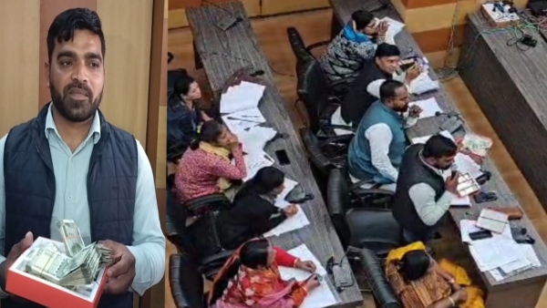 in-the-meeting-of-ajmer-municipal-corporation-of-rajasthan-when-the-councilor-opened-two-boxes-and