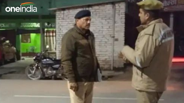 up-news-miscreants-snatched-a-bag-full-of-notes-from-fathers-hand