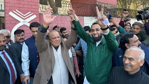  Voting ends in Pakistan