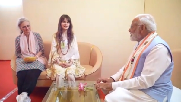 PM Modi met German singer