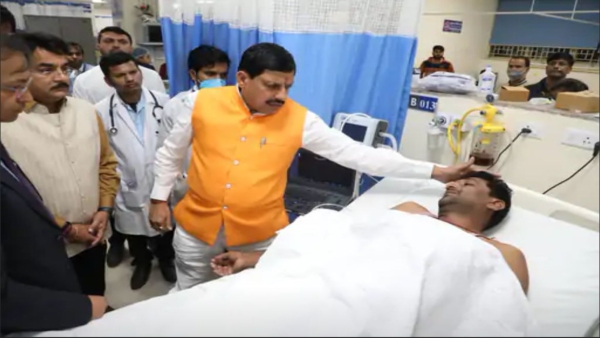 CM Mohan Yadav met the injured victims of Harda firecracker factory in Hamidia Hospital.