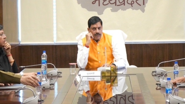 ratlam CM Mohan Yadav action, attached headquarters to Javra SDM, termed indecent behavior
