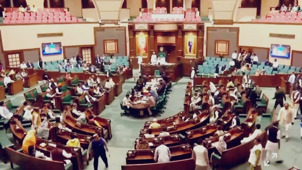 mp Assembly ruckus on first day of budget session Congress MLA allegations, lie called from Governor