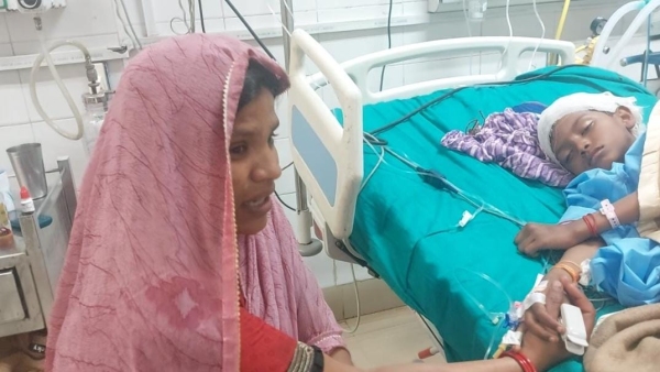 Harda firecracker factory incident: Victim woman starts crying Deputy CM Rajendra Shukla in AIIMS