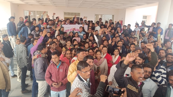 Guest teachers took out rally to implement the order of Mahapanchayat, memorandum to the collector