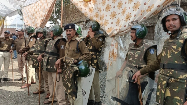 Bulldozer runs on the house of the accused who beat up tribal youth Ashish Parate, CM Mohan Yadav Bulldozer runs on the house of the accused who beat up tribal youth Ashish Parate, CM Mohan Yadav
