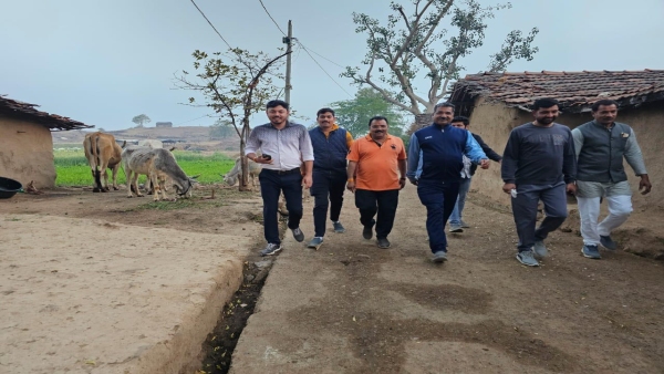 Lok Sabha Election 2024 BJP Hitanand Sharma meeting, stopped in village to know the ground reality
