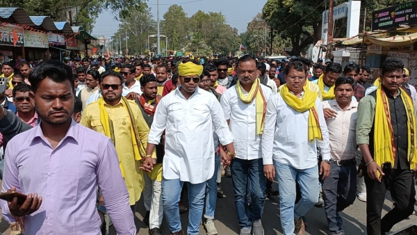 Tribals showed strength, Betul bandh successful, protest against beating of youth asish parte