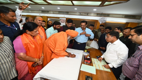 Umeshnath Maharaj reached the Assembly and received the election certificate of Rajya Sabha MP.