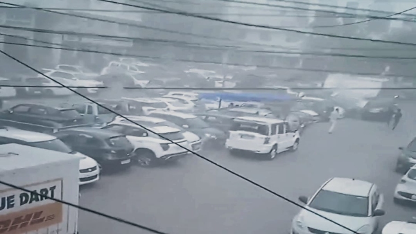 Weather suddenly changed in the capital, heavy rain accompanied by strong storm