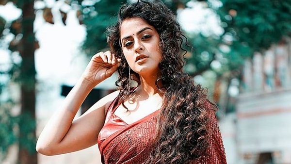 Yamini Singh Left engineering and came to Bhojpuri cinema Industry, pawan singh Controversy news Yamini Singh Left engineering and came to Bhojpuri cinema Industry, pawan singh Controversy news