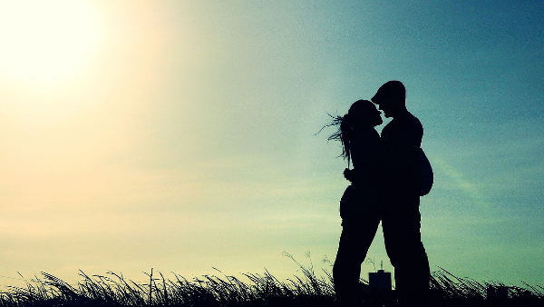 Know everything about first human kiss Know everything about first human kiss