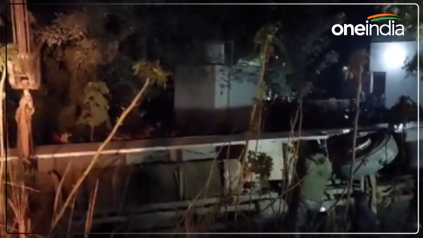 up-news-the-bus-going-from-azamgarh-to-delhi-overturned-on-the-highway-in-ambedkar-nagar