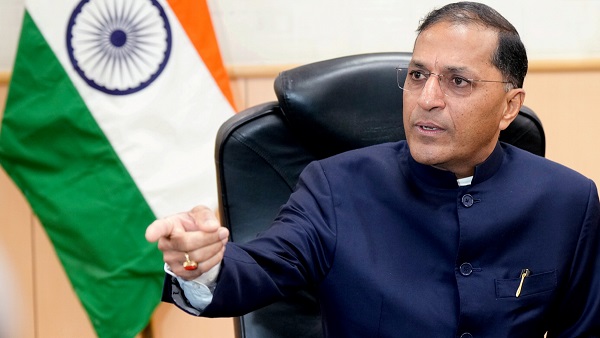 why Arun Goel resign