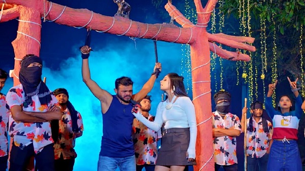 Pistol Kaan Pa Bhojpuri Song 2024 Goldi Yadav Kajal Tripathi Avanish New thrilling Song video