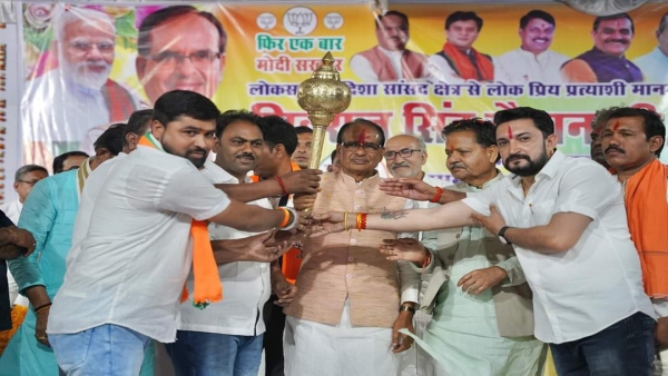 Shivraj Singh Chauhan called Rahul Gandhi foolish Congress has no future under him