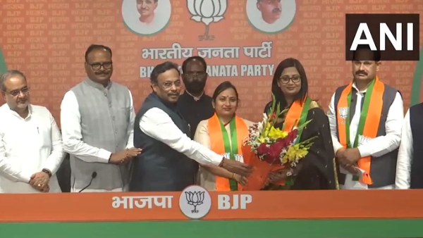 BSP MP Sangeeta Azad party leader Azad Ari Mardan and Supreme Court lawyer Seema Samridhi