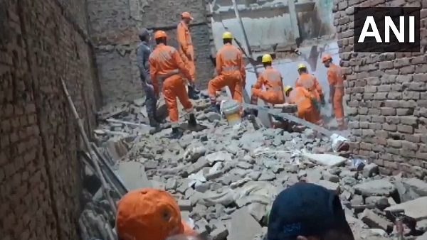 Delhi building collapse