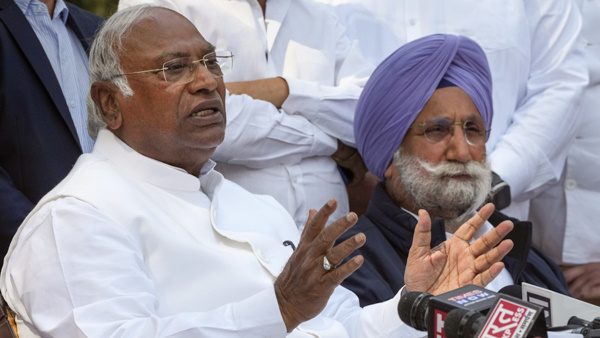 Mallikarjun Kharge over MP Anant Hegde