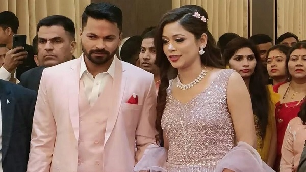 mukesh kumar wife divya singh