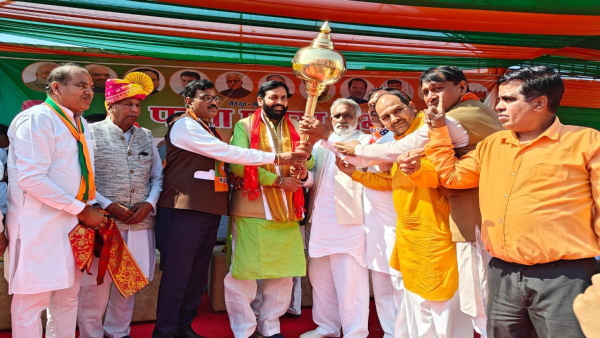 cm saini cm saini