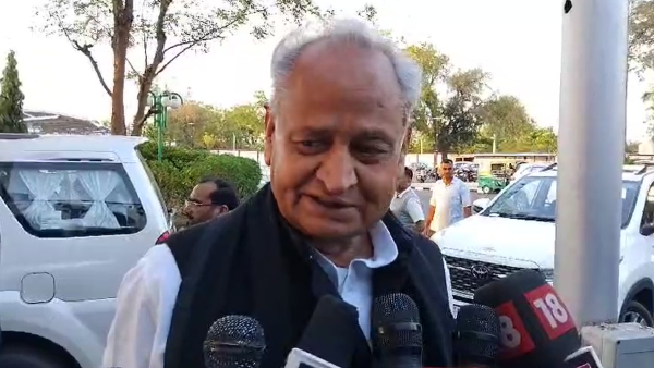 gehlots-pain-came-to-the-fore-after-congress-leaders-joined-bjp-listen-what-gehlot-said