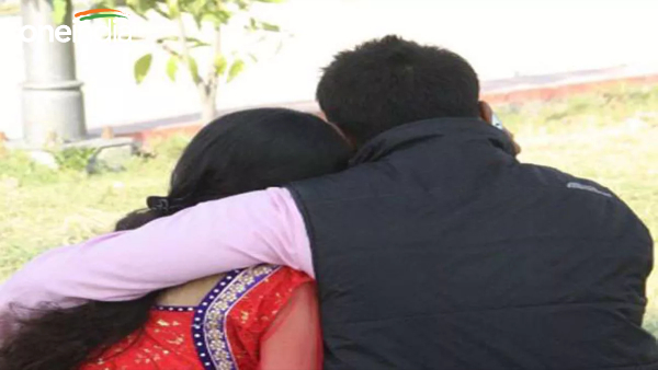 woman-adamant-on-living-with-her-lover-in-varanasi-said-it-is-difficult-to-live-without-him woman-adamant-on-living-with-her-lover-in-varanasi-said-it-is-difficult-to-live-without-him