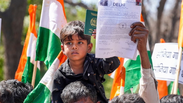 Pakistani Hindu Gets CAA Citizenship Pakistani Hindu Gets CAA Citizenship