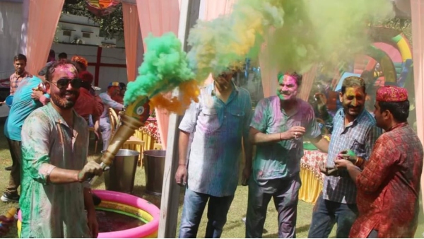 Satna Collectorate Holi