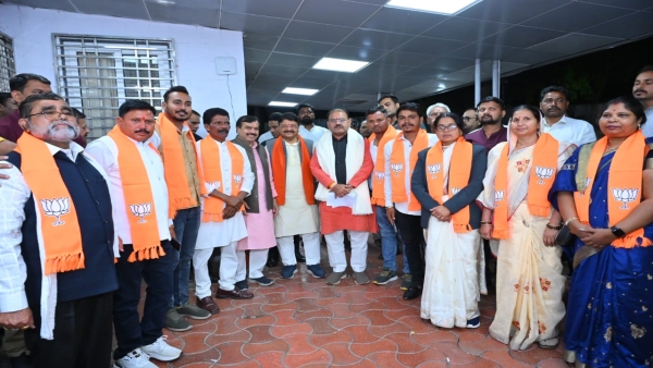 7 Congress councilors of Municipal Corporation joined BJP in bhopal Kailash Vijayvargiya
