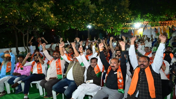 Mahendra Singh made hundreds of workers including Mohan Rathore of Congress Kisan Morcha join BJP