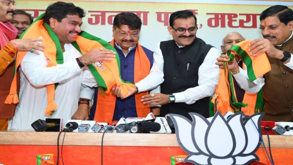 Suresh Pachauri Former Union Minister resigns from Congress will join BJP today in bhopal