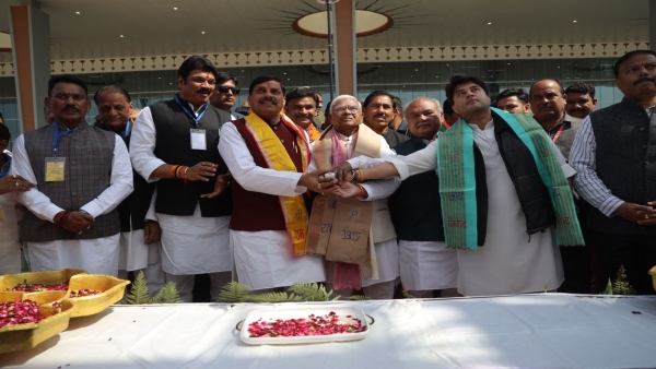 Minister Scindia made a big announcement for Ujjain in front of Mohan Yadav will get airport