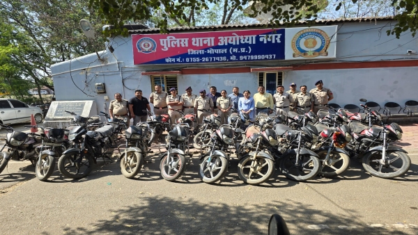 20 stolen motorcycles recovered from uncle-nephew duo Ayodhya Nagar Police made a big disclosure