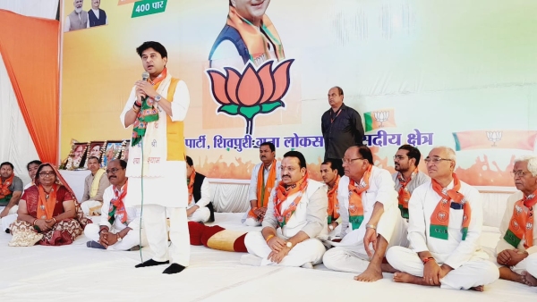 Jyotiraditya Scindia inaugurates election office of Shivpuri Assembly for Lok Sabha Chunav 2024