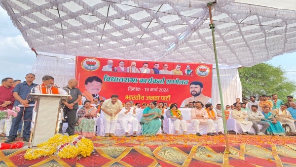 Minister Kailash Vijayvargiya roared said - Kamal Nath is promoting familyism in lok sabha chunav 2024