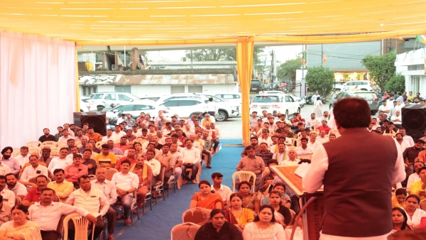 Congress got a big blow Minister Rakesh Singh included 50 NSUI workers in BJP