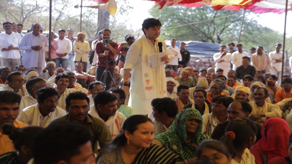 Congress celebrates birth anniversary only of family members Jyotiraditya Scindia statement in Guna