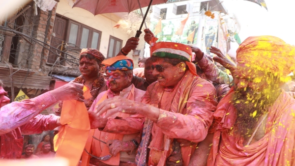 Mohan Yadav Hitanand Minister Kailash Vijayvargiya participated in fight in Indore on Rangpanchami