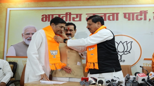 More than 100 Congress leaders and workers including Harivallabh Shukla joined BJP