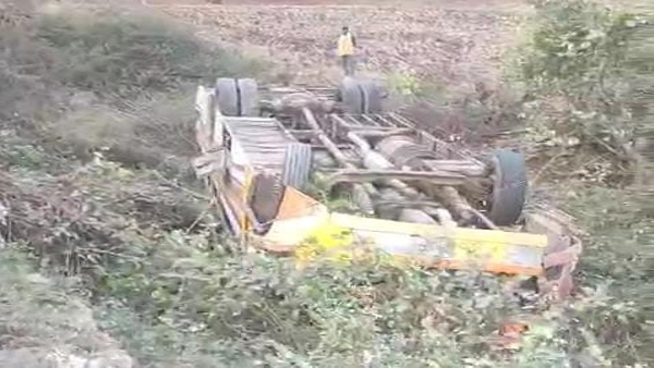 Bus accident 21 soldiers soldiers returning from election duty incident at Baretha Ghat Betul