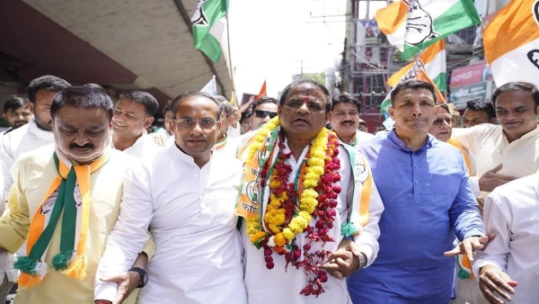 Congress candidate Arun Srivastava show of strength during nomination papers Jitu Patwari joins
