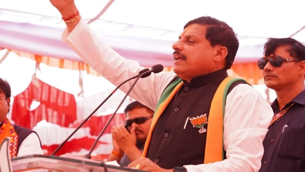 Chaos over saffron color CM Mohan Yadav gave a befitting reply to Congress Rahul Gandhi