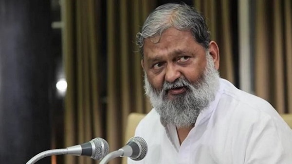 bjp haryana ex minister anil vij removes modi ka pariwar from his twitter account after gives Explanation