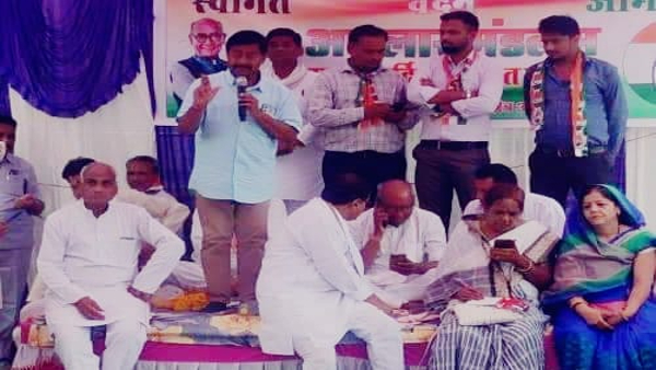 Former minister Deepak Joshi exposes commission fraud in bus stop in Rajgarh