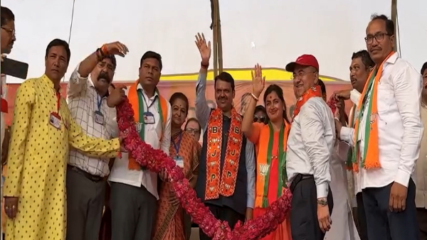 Devendra Fadnavis Devendra Fadnavis